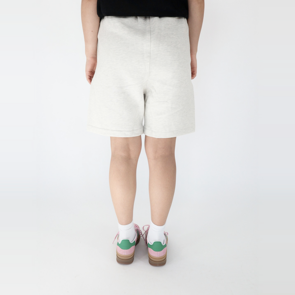 Fear of God Essentials S22 Shorts Light Oatmeal - PIKASTORE-Clothing-Fear of God-pikastore.cz