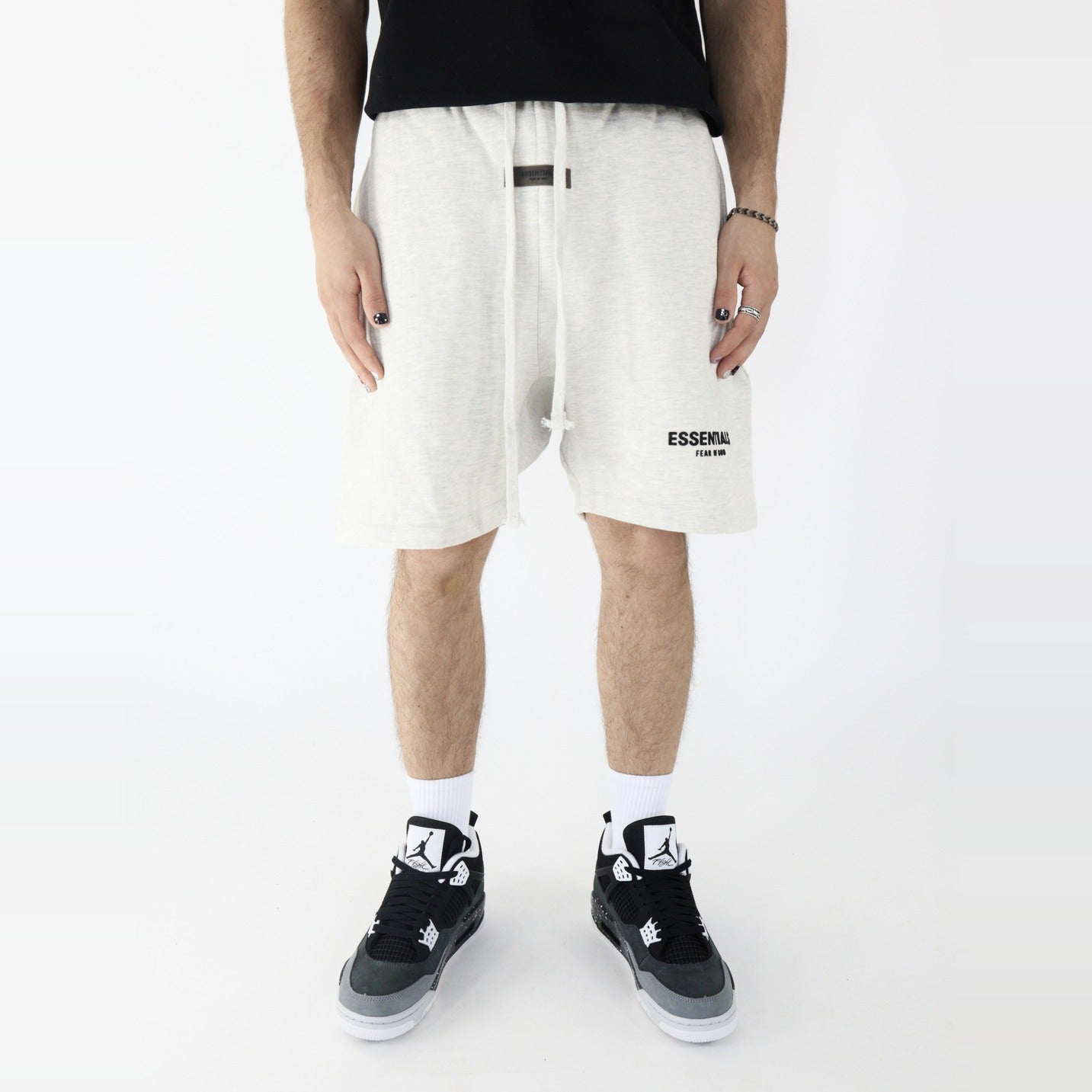 Fear of God Essentials S22 Shorts Light Oatmeal - PIKASTORE-Clothing-Fear of God-pikastore.cz