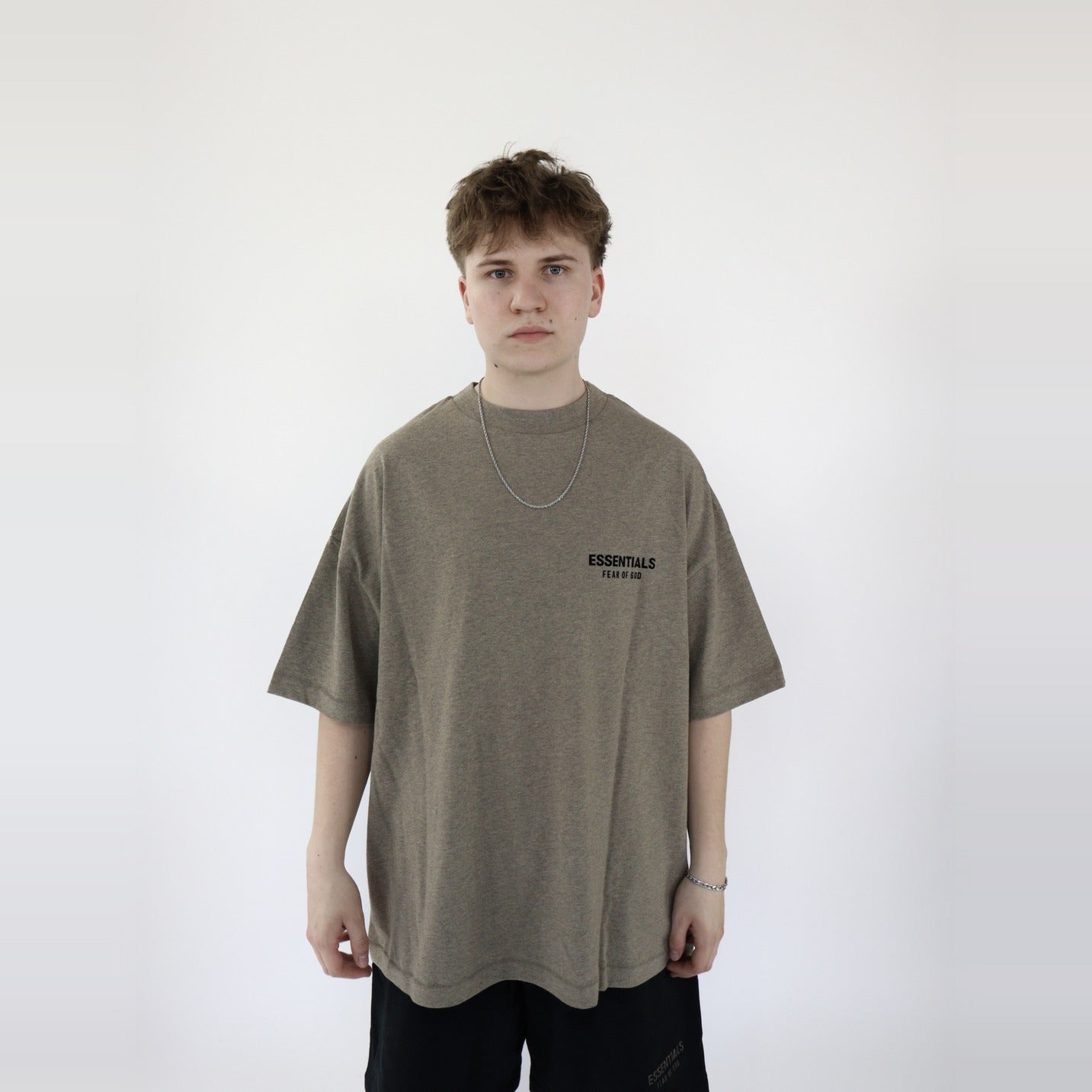 Fear of God Essentials S24 T-Shirt Heather Grey - PIKASTORE-Clothing-Fear of God-pikastore.cz