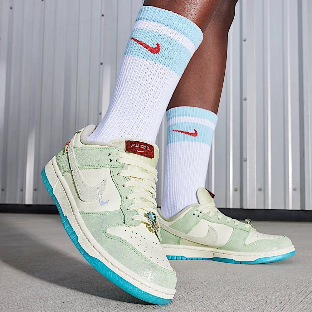 Nike Dunk Low LX Year of the Dragon (2024) (Women's)-sneakers-Nike-pikastore.cz