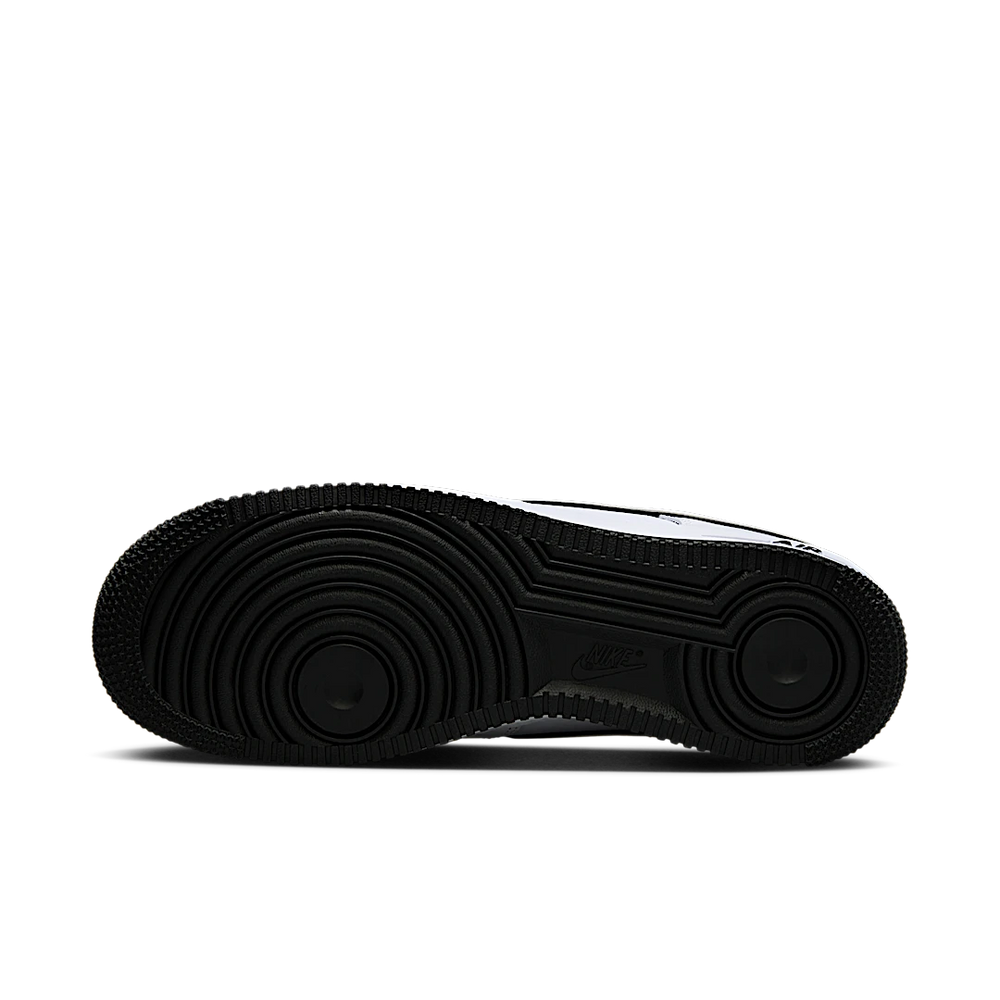 Nike Air Force 1 Low White Black Outline Swoosh-sneakers-Nike-pikastore.cz