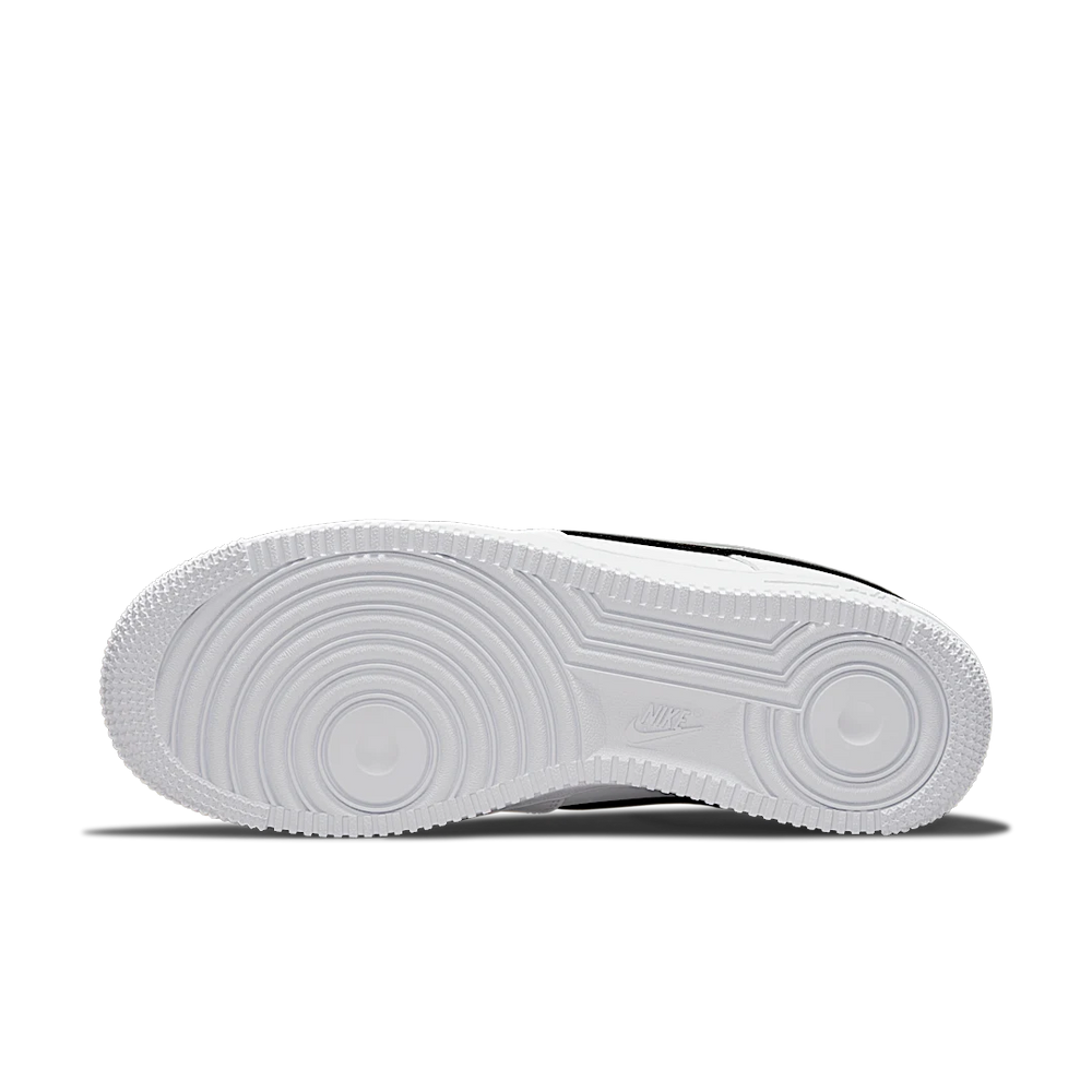 Nike Wmns Air Force 1 07 Essential White Metallic Silver-Nike-pikastore.cz