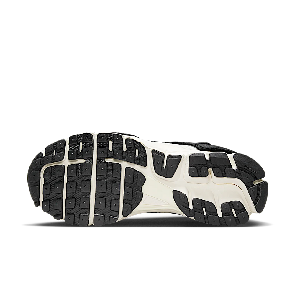 Nike Zoom Vomero 5 Timeless Panda Dunk (Women's)-sneakers-Nike-pikastore.cz