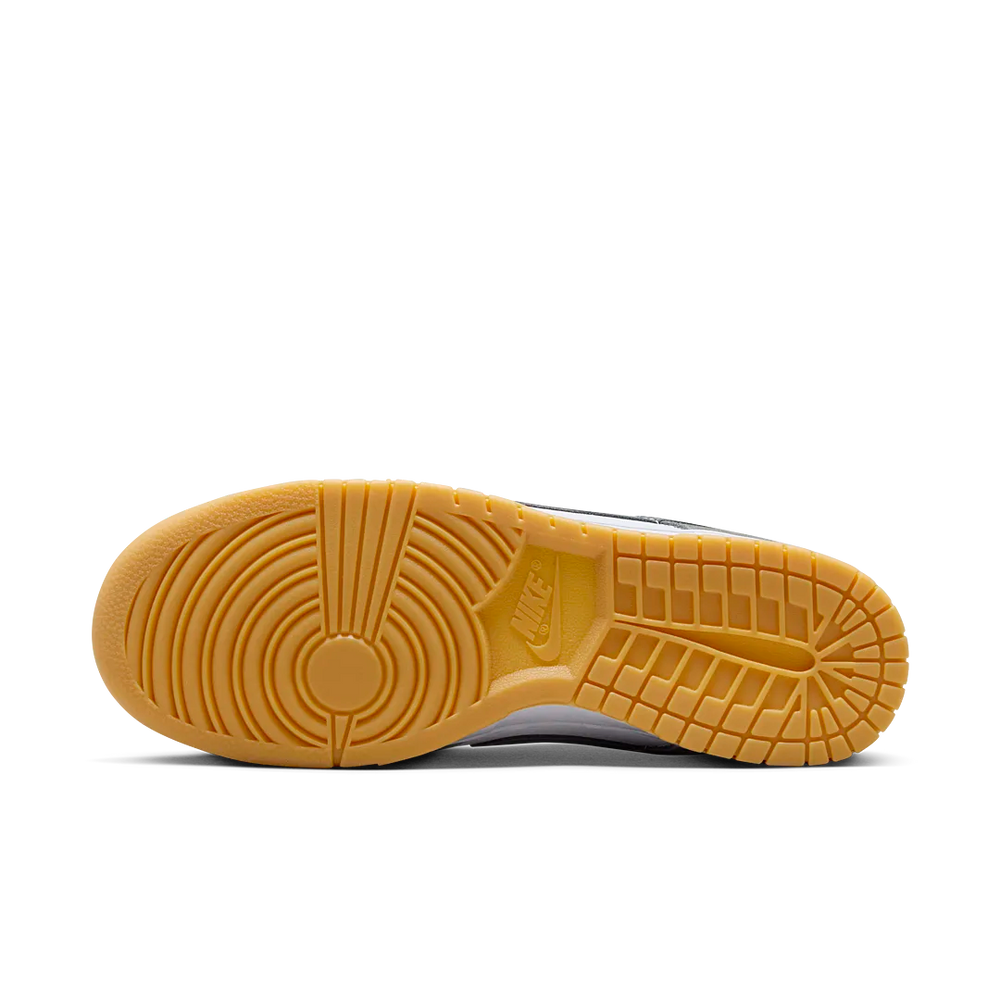 Nike Dunk Low Smoke Grey Gum 3M Swoosh-sneakers-Nike-pikastore.cz
