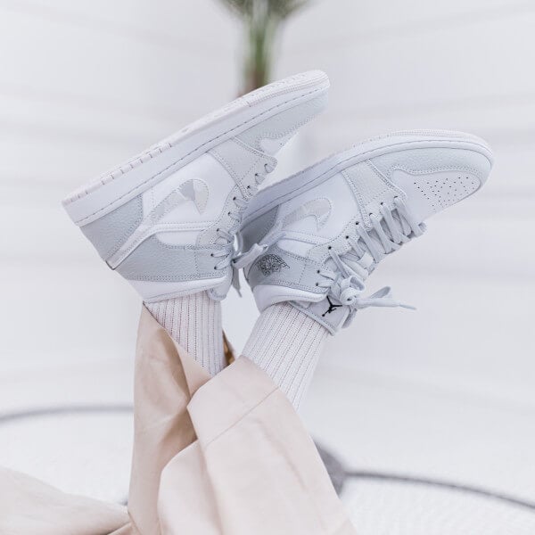 Nike Air Jordan 1 Mid SE GS Swoosh Logo - Grey Camo-Air Jordan-pikastore.cz
