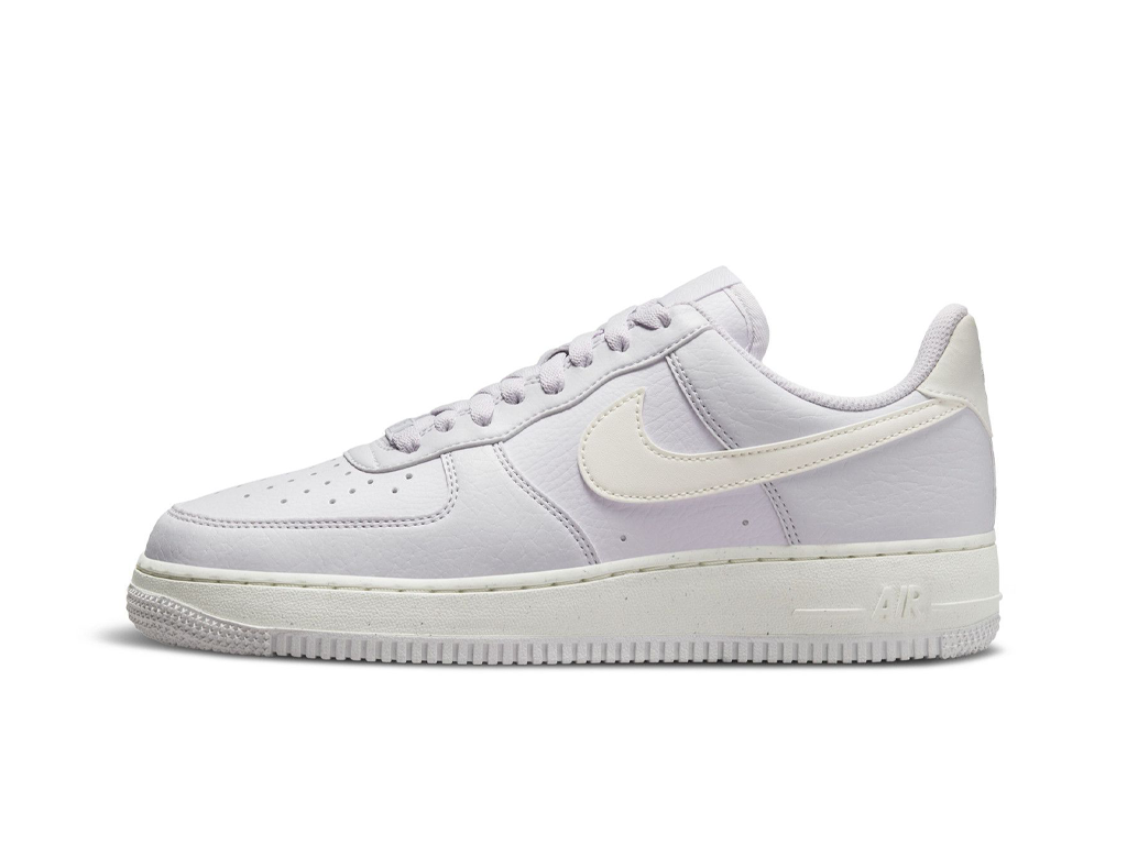 Nike Wmns Air Force 1 07 SE Barely Grape