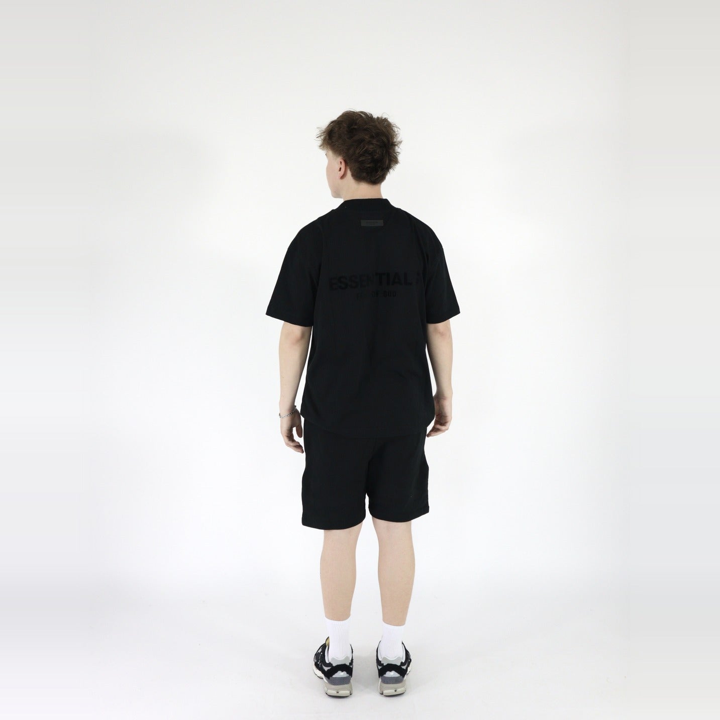 Fear of God Essentials S22 Shorts + S22 T-Shirt Black - SET-Bundle-Fear of God-pikastore.cz