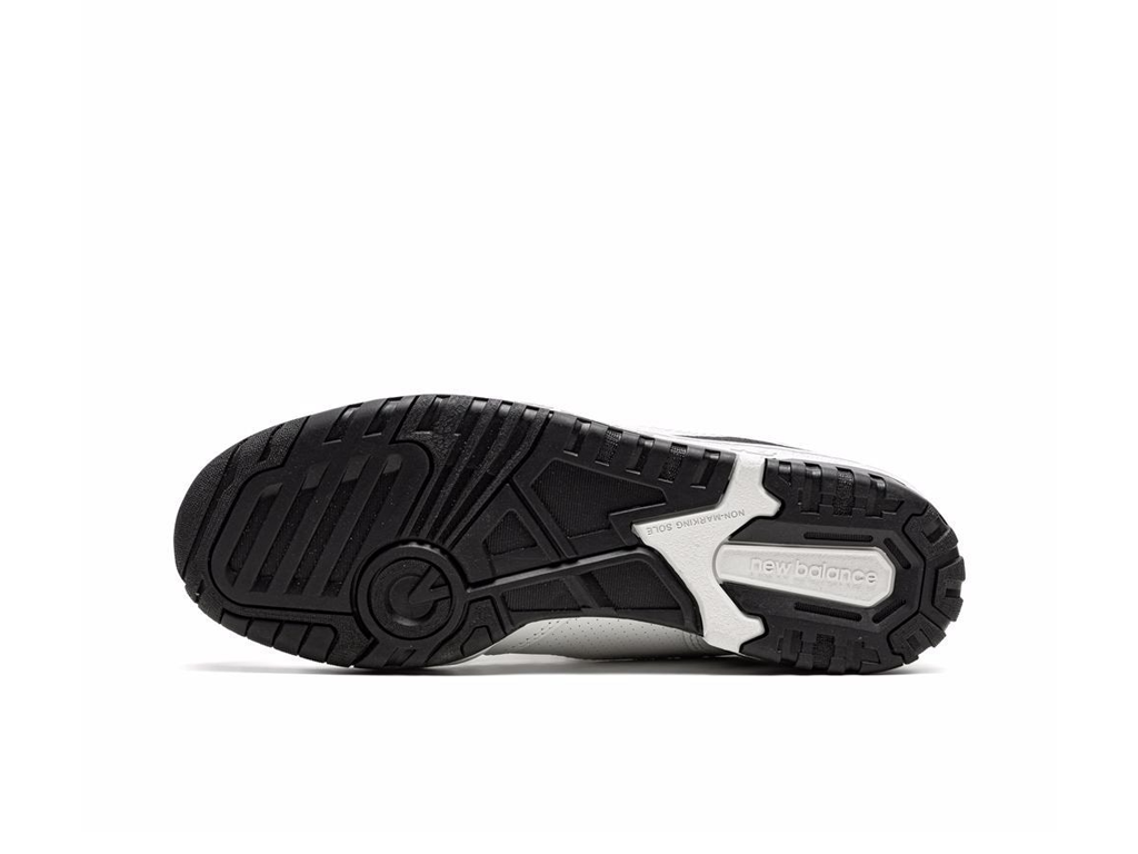 New Balance 550 White Black-sneakers-New Balance-pikastore.cz
