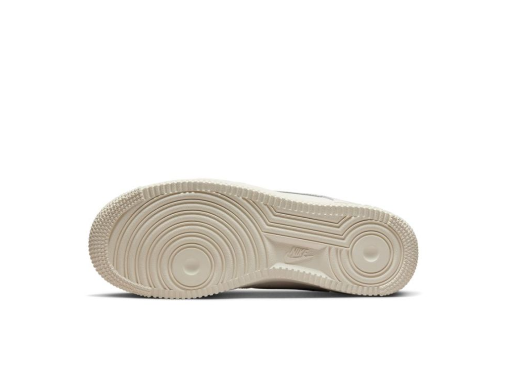 Nike Wmns Air Force 1 07 Essential Silver Swoosh-Nike-pikastore.cz