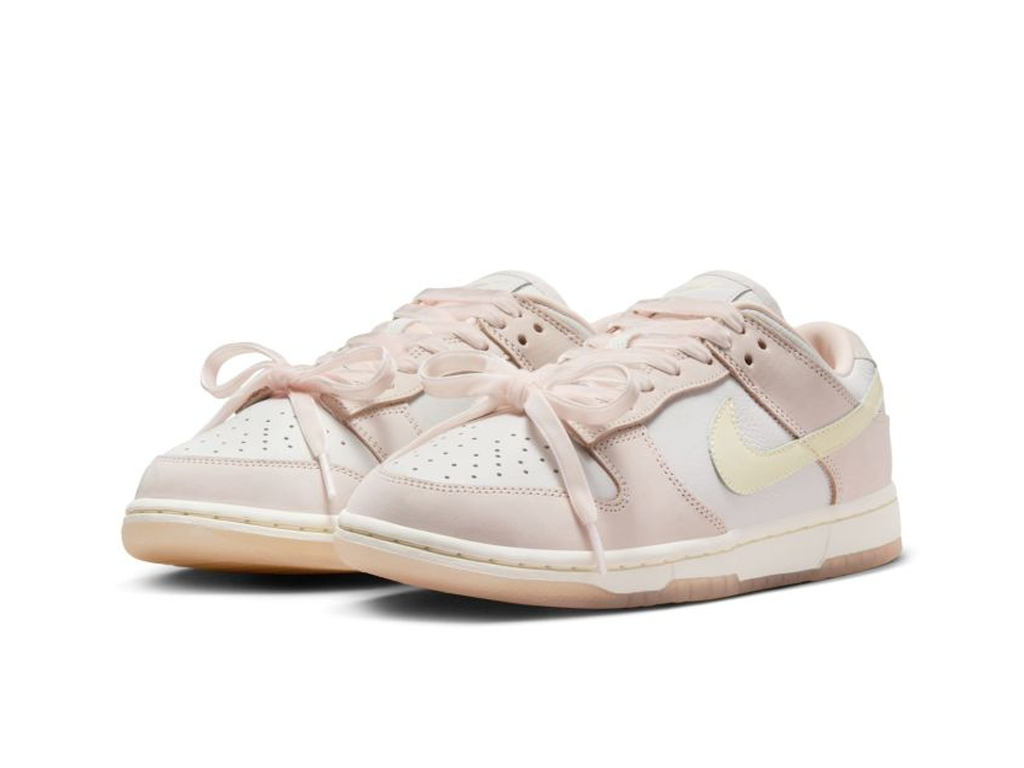 Nike Wmns Dunk Low Light Soft Pink-Nike-pikastore.cz