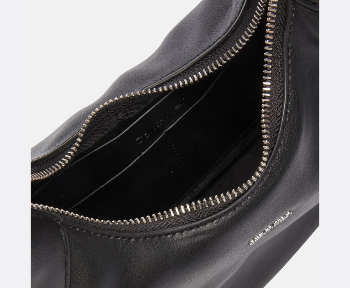 Calvin Klein Shoulder bag Black – laukku – kuva 3/5