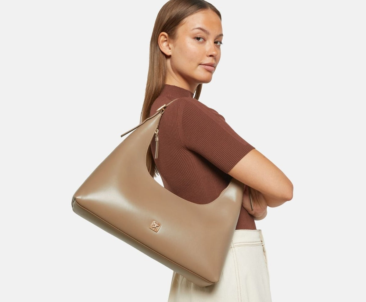 Calvin Klein Leather shoulder bag Emblem Taupe – borsa – foto 5 di 5